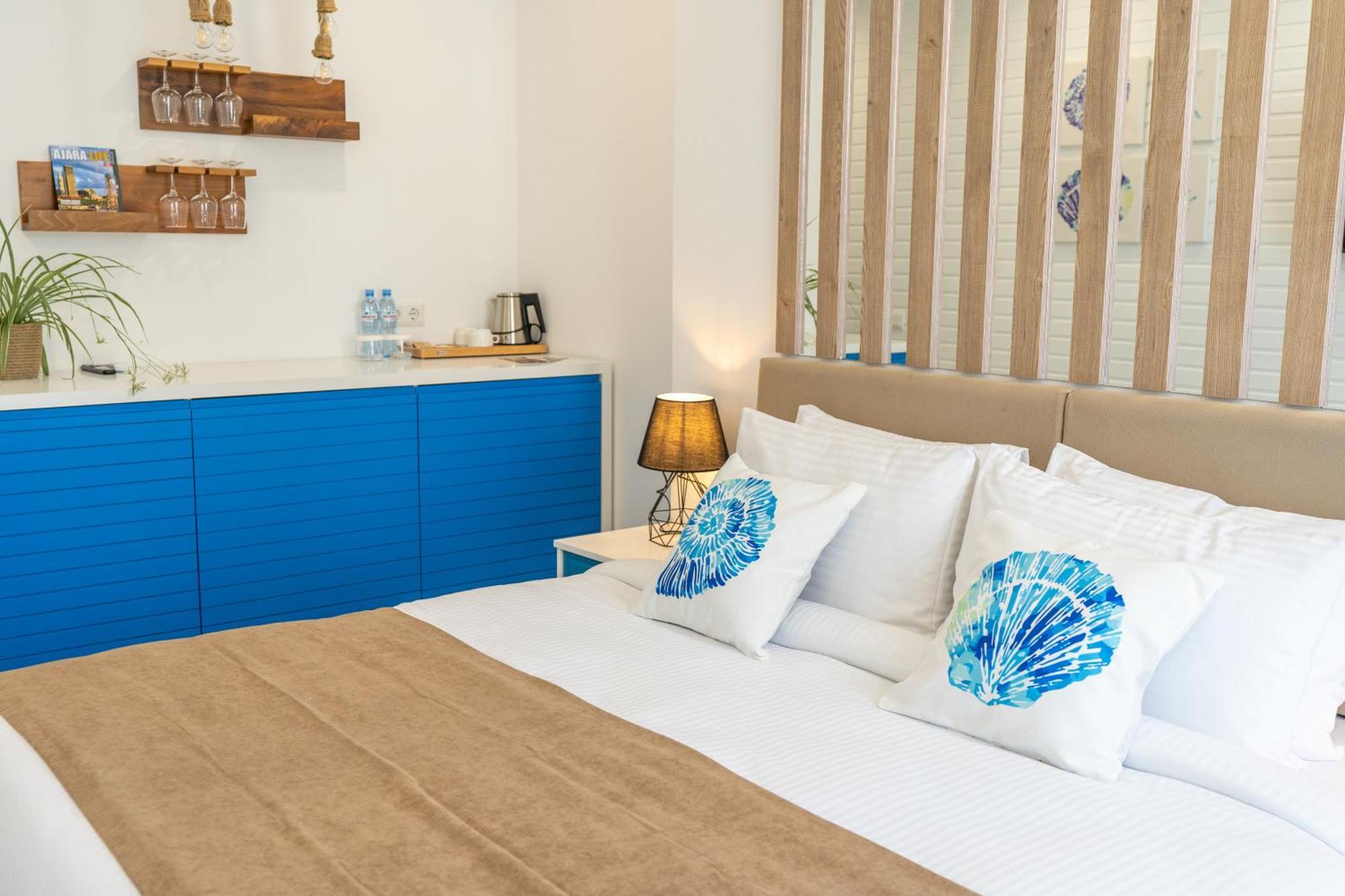 Seagull Beachfront Boutique Hotel Batoemi Kamer foto